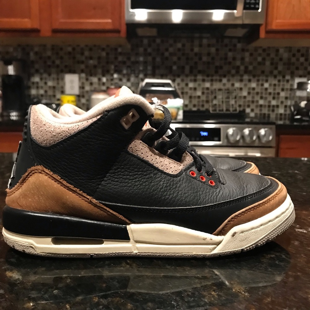 Jordan 3 Elephant - Picture 2 of 5